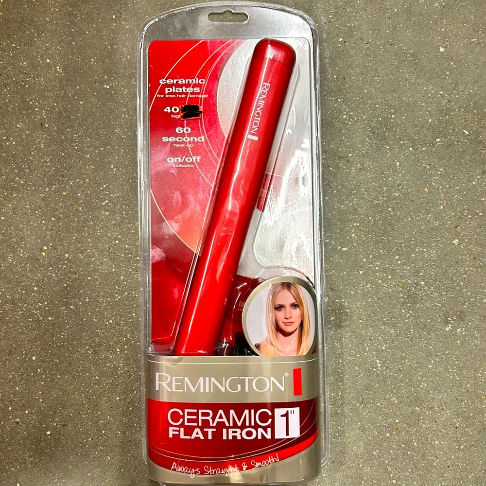 Brand new and original packaging NWT flat iron